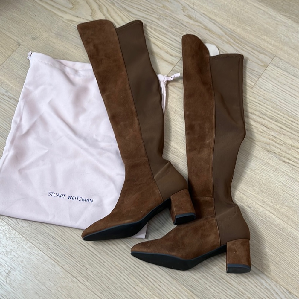 Stuart Weitzman Gilllian Suede Knee-High Boots in Coffee size 6